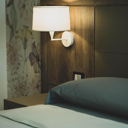 Hotel Pontemare Palermo Buitenkant foto