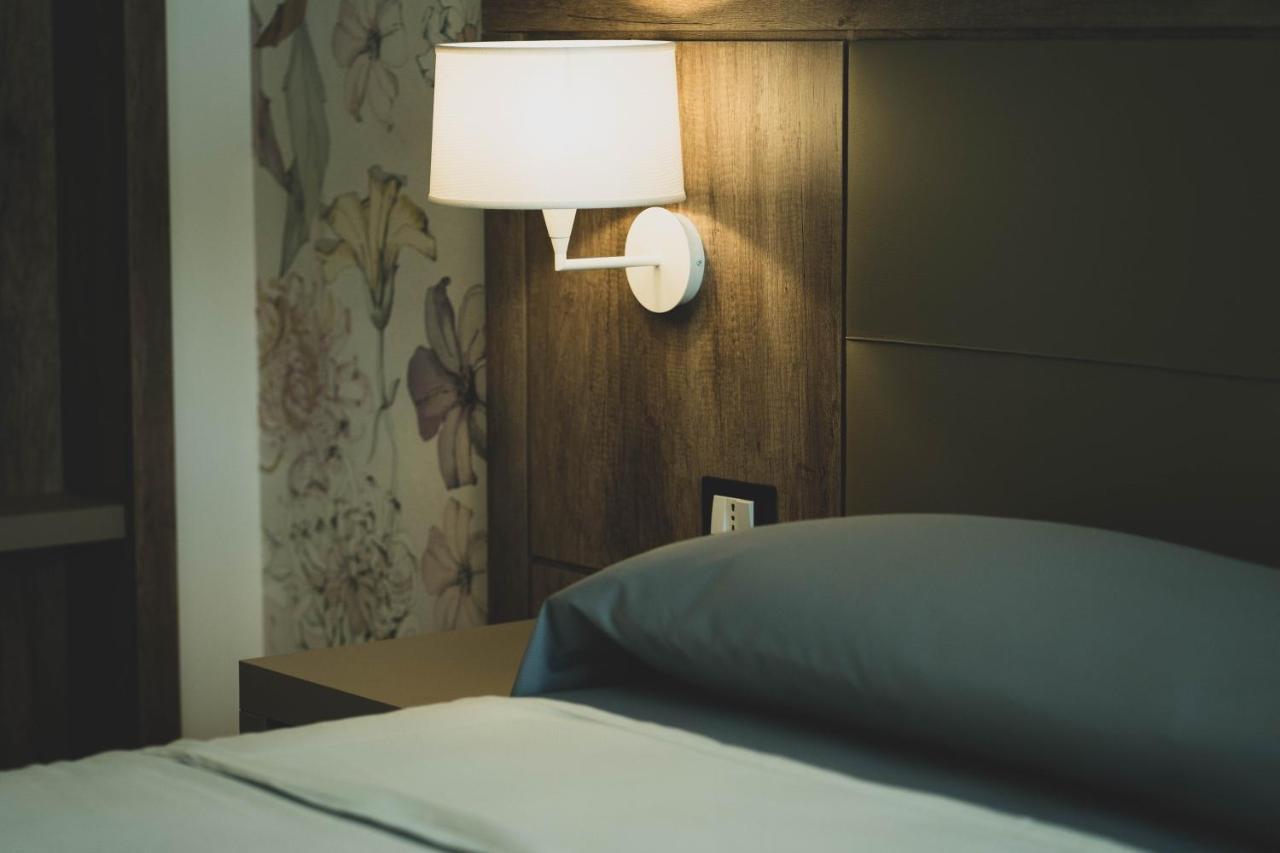Hotel Pontemare Palermo Buitenkant foto